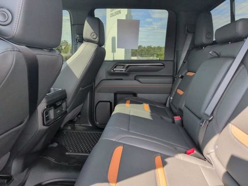 Used 2026 GMC Sierra 2500 AT4 w/ AT4 Premium Plus Package AWD/4WD image 32
