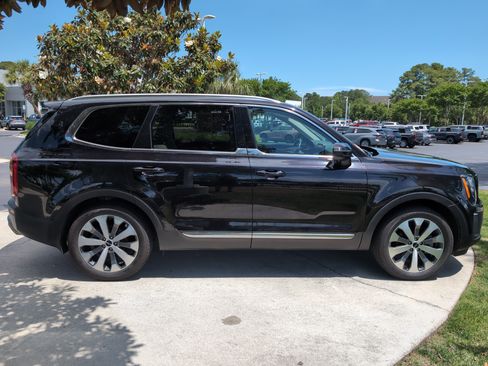 Used 2022 Kia Telluride EX w/ EX Premium Package FWD image 11