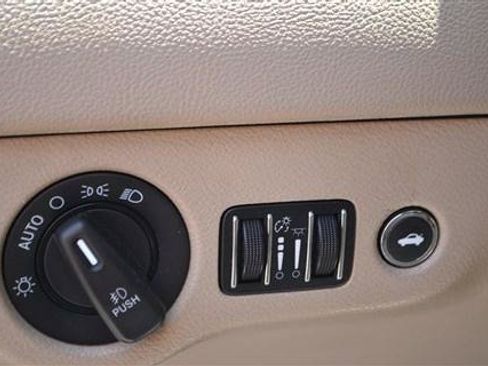 Used 2013 Chrysler 300 AWD w/ Driver Convenience Group image 17