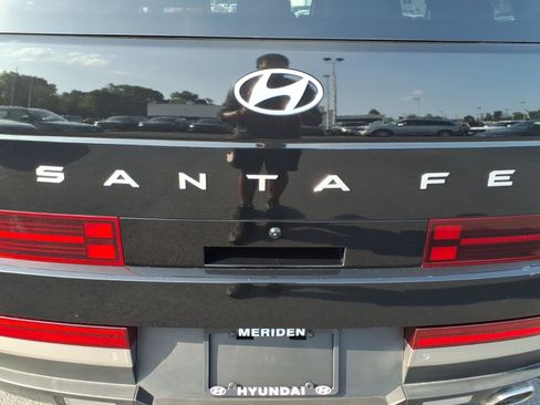 Certified 2025 Hyundai Santa Fe Limited AWD/4WD image 14