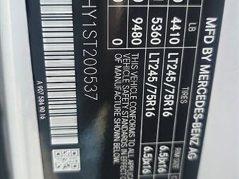 Used 2025 Mercedes-Benz Sprinter 2500 image 34