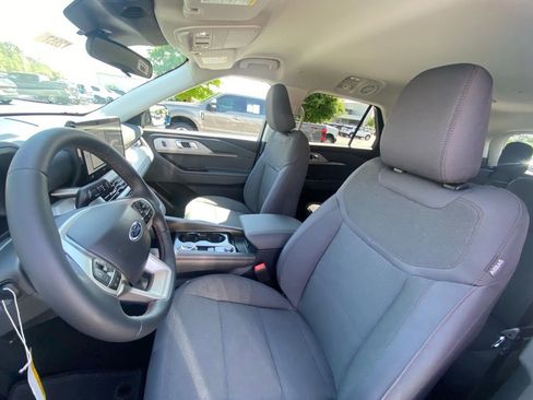 New 2026 Ford Explorer Active image 18