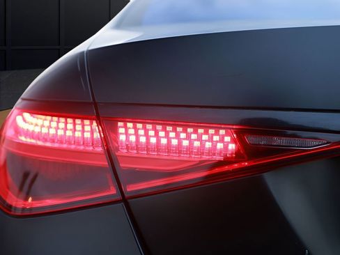 Used 2022 Mercedes-Benz S 500 4MATIC image 31