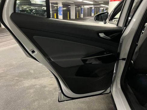 Used 2022 Volkswagen ID.4 Pro image 18