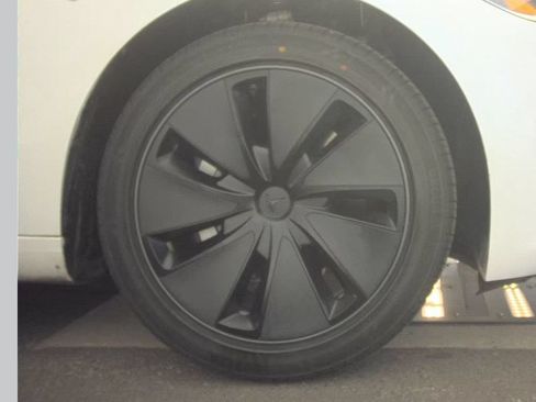Used 2025 Tesla Model 3 RWD image 4