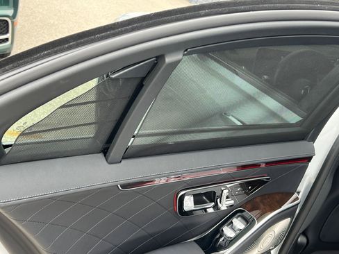 Used 2023 Mercedes-Benz S 500 4MATIC w/ AMG Line image 33
