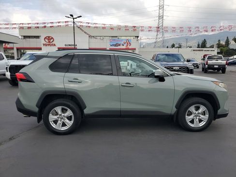 Used 2019 Toyota RAV4 XLE image 2