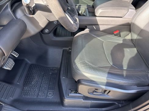 Used 2023 Land Rover Defender 110 V8 image 13