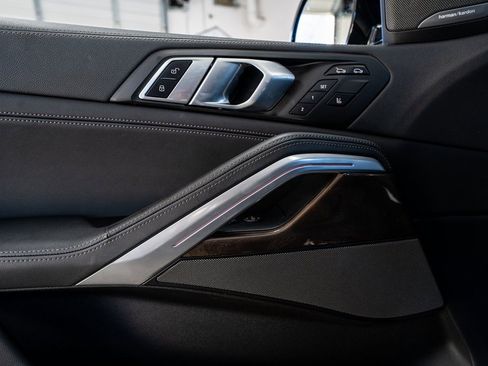 Used 2023 BMW X6 xDrive40i w/ M Sport Package image 36