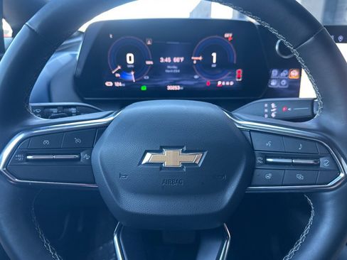 Used 2025 Chevrolet Equinox EV LT w/ Convenience Package image 35