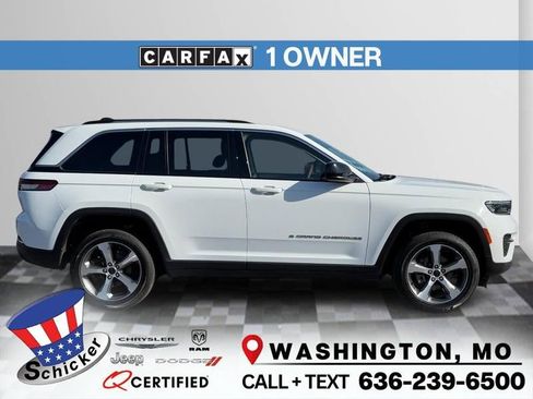 Used 2023 Jeep Grand Cherokee Laredo image 1