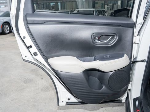 Used 2023 Honda HR-V LX image 13