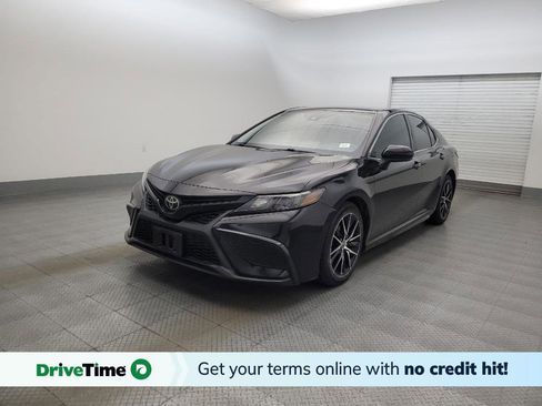 Used 2021 Toyota Camry SE image 1