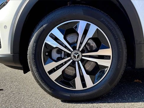 Used 2025 Mercedes-Benz GLB 250 4MATIC image 8