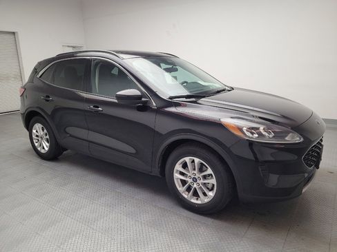 Used 2020 Ford Escape SE image 11