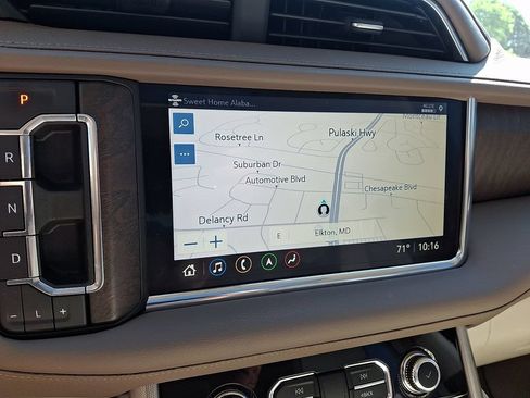 Used 2021 GMC Yukon Denali w/ Denali Premium Package AWD/4WD image 17