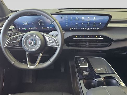 Used 2025 Buick Enclave Sport Touring image 9