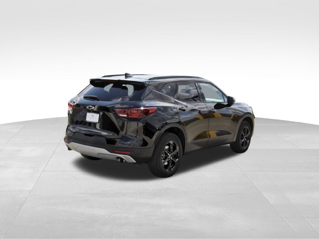 Used 2024 Chevrolet Blazer LT w/ Convenience Package FWD image 4