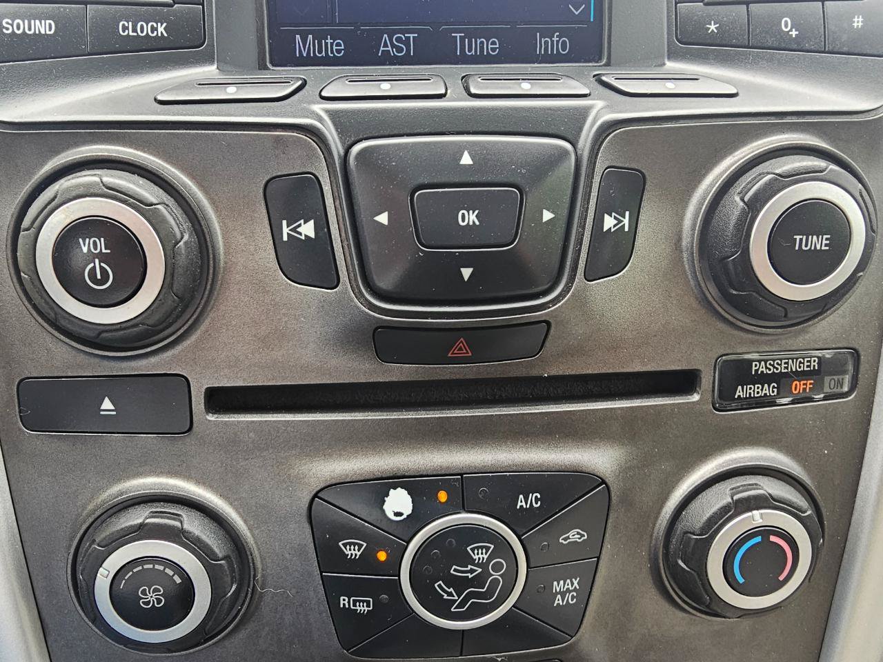 Used 2013 Ford Edge SE FWD image 39