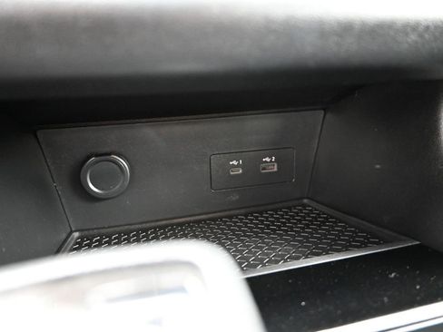 Used 2022 Nissan Pathfinder SV image 19