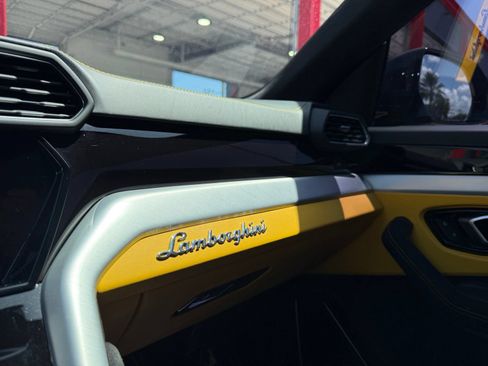Used 2023 Lamborghini Urus S AWD/4WD image 43