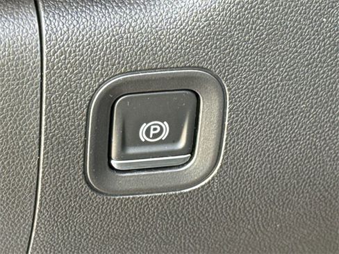 Used 2020 Chevrolet Silverado 1500 LT w/ Texas Edition image 20