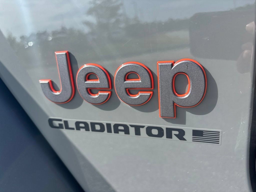 Used 2023 Jeep Gladiator Mojave w/ Cold Weather Group AWD/4WD image 26