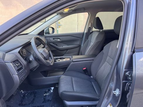 Used 2025 Nissan Rogue SV image 29