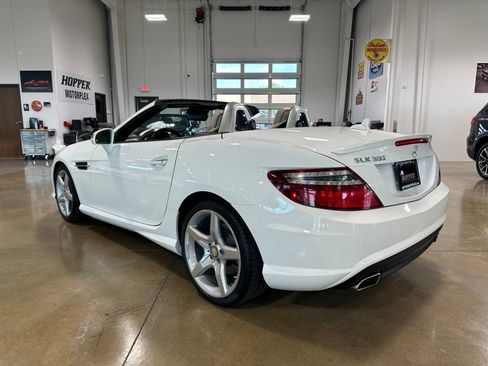Used 2016 Mercedes-Benz SLK 300 image 10