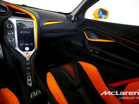 Used 2026 McLaren 750S Spider RWD image 16