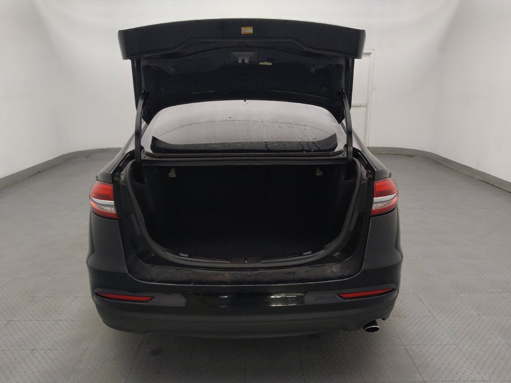 Used 2019 Ford Fusion SE FWD image 29