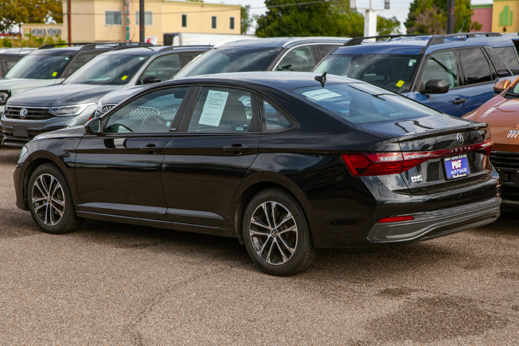 Used 2025 Volkswagen Jetta Sport FWD image 7