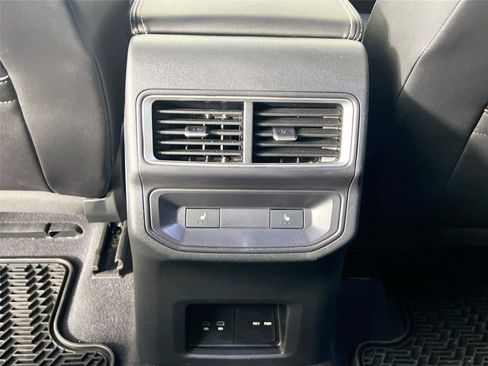 Used 2024 Volkswagen Atlas Cross Sport SEL Premium R-Line image 23