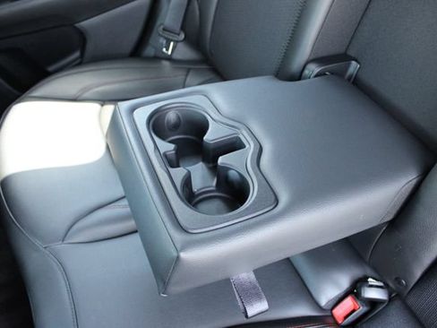 Used 2025 Jeep Compass Trailhawk w/ Trailhawk Convenience Group AWD/4WD image 30