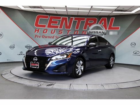 Certified 2024 Nissan Altima 2.5 S image 2