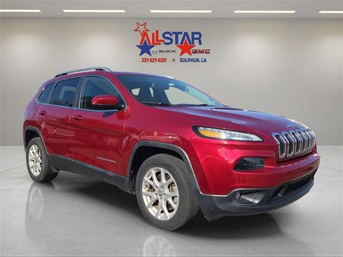 Used 2017 Jeep Cherokee Latitude image 1