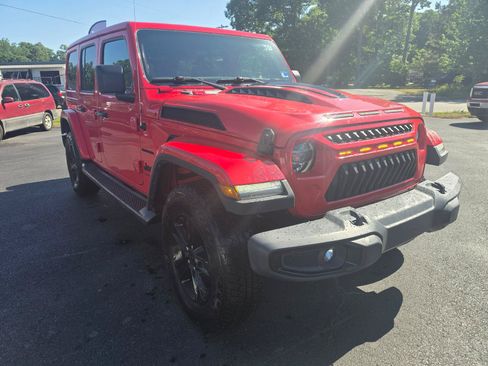 Used 2021 Jeep Wrangler Unlimited Sahara AWD/4WD image 6