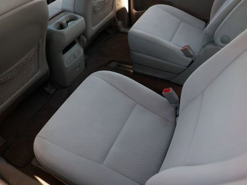 Used 2018 Kia Sedona L image 10