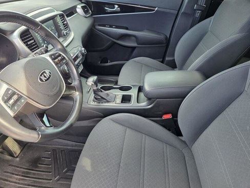 Used 2020 Kia Sorento S image 13