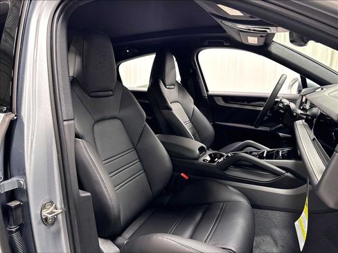 New 2026 Porsche Cayenne Coupe AWD/4WD image 29