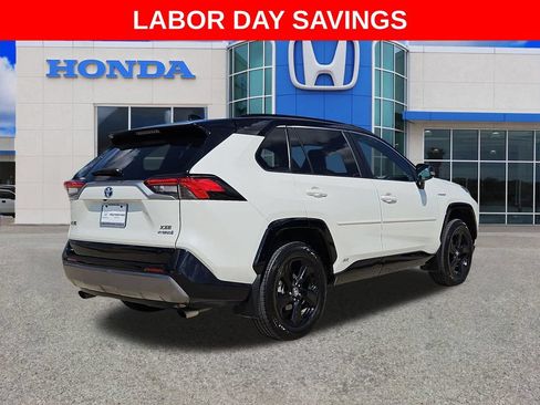 Used 2020 Toyota RAV4 XSE AWD/4WD image 3