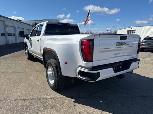 Used 2024 GMC Sierra 3500 Denali Ultimate image 2