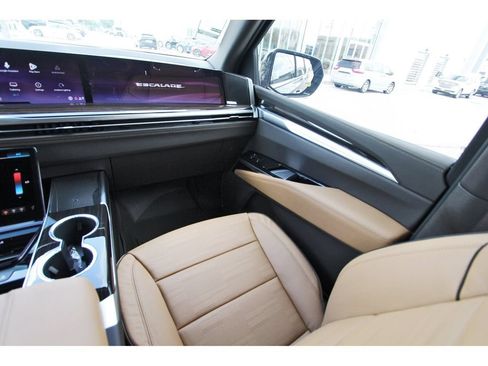 New 2026 Cadillac Escalade Luxury w/ Touring Package AWD/4WD image 10