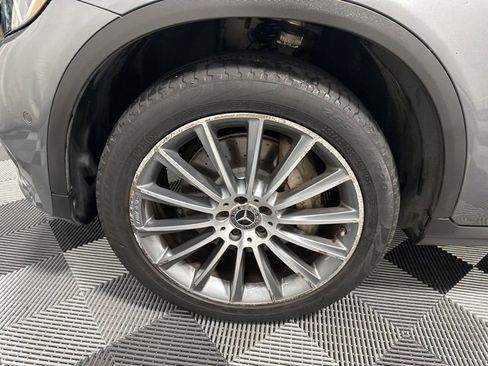Used 2018 Mercedes-Benz GLC 300 4MATIC image 9