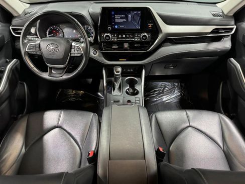 Used 2024 Toyota Highlander XLE image 15
