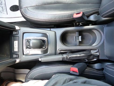 Used 2017 Subaru Forester 2.5i Touring AWD/4WD image 54