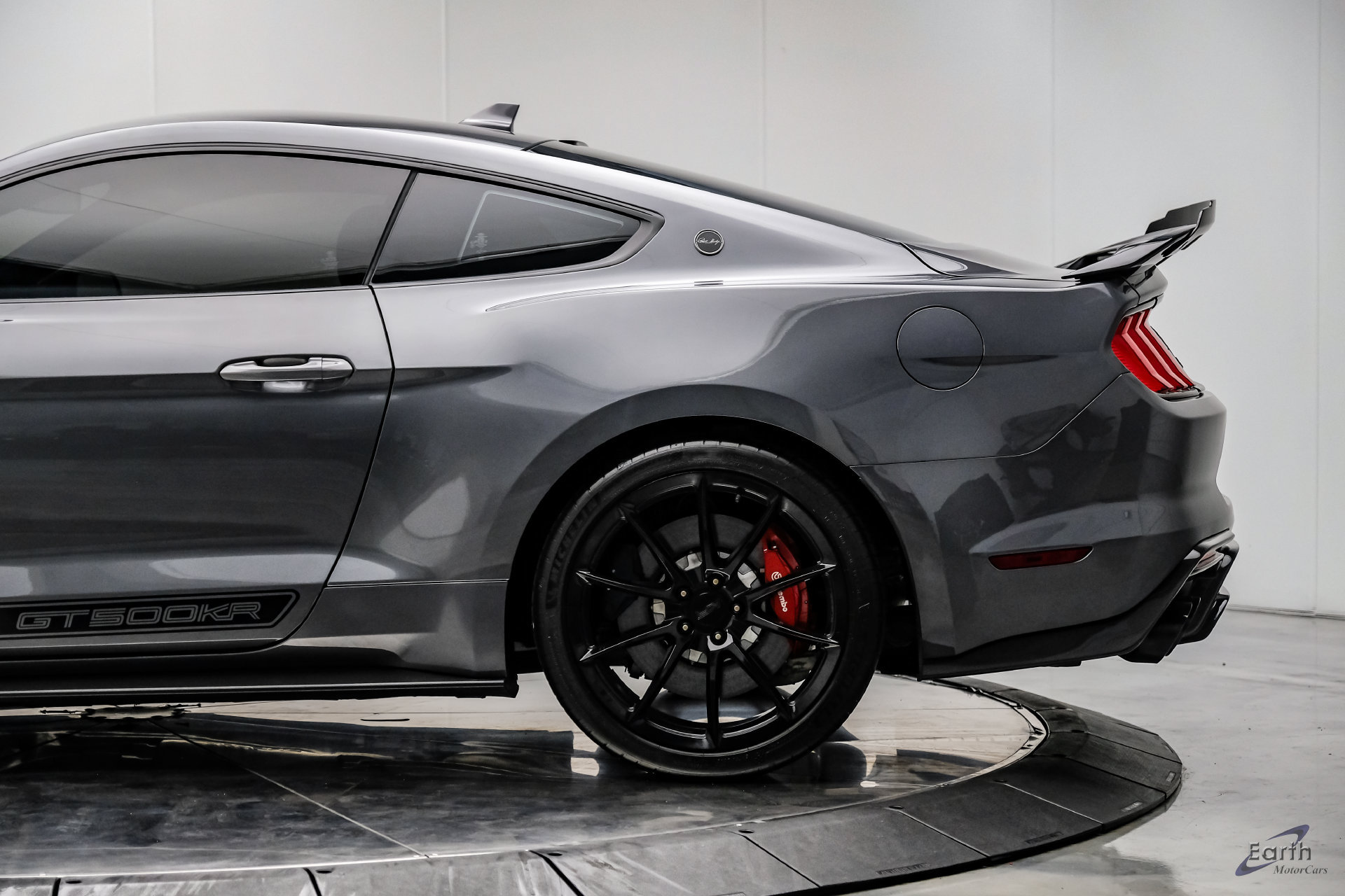 Used 2021 Ford Mustang Shelby GT500 w/ Technology Package RWD image 9