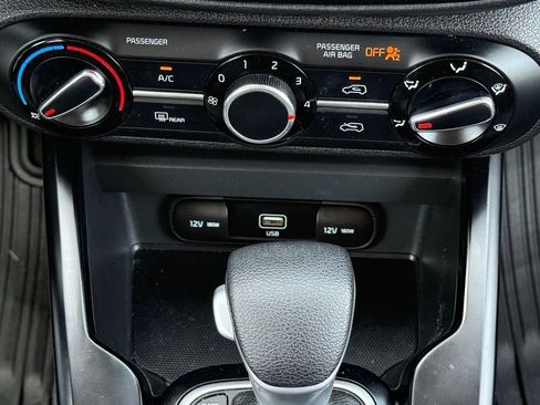 Used 2020 Kia Soul LX FWD image 25