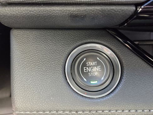 Used 2025 Buick Enclave Preferred FWD image 30