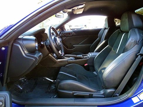 Used 2025 Toyota GR86 Premium w/ Performance Package RWD image 23